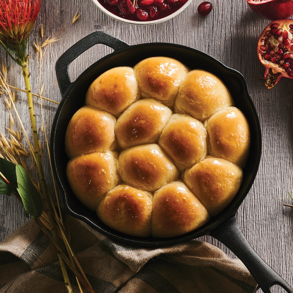 Pre-seasoned Cast Iron 2 Pk Skillets with Silicone Grips