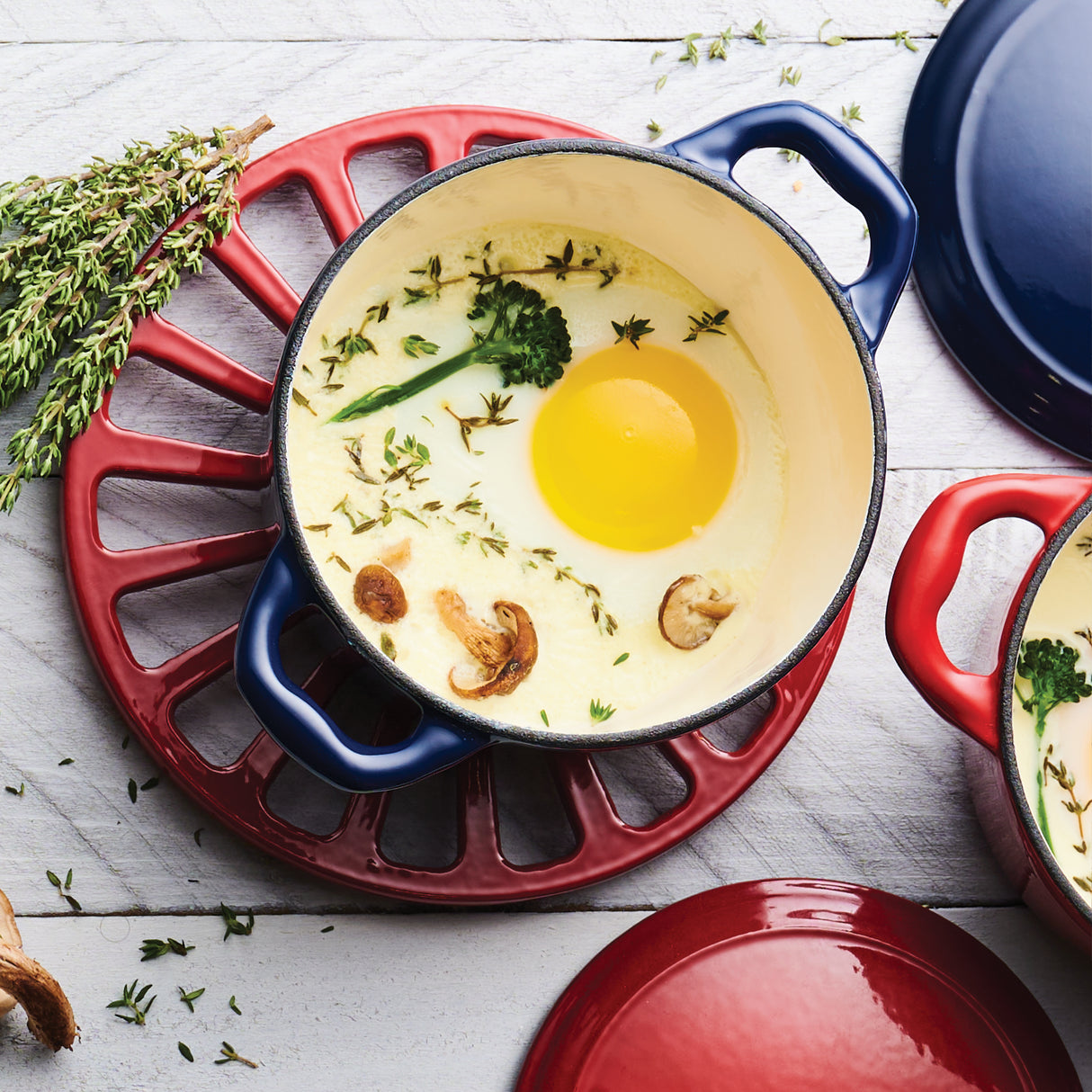 Bestow 7 in Enameled Cast-Iron Round Trivet - Gradated Red