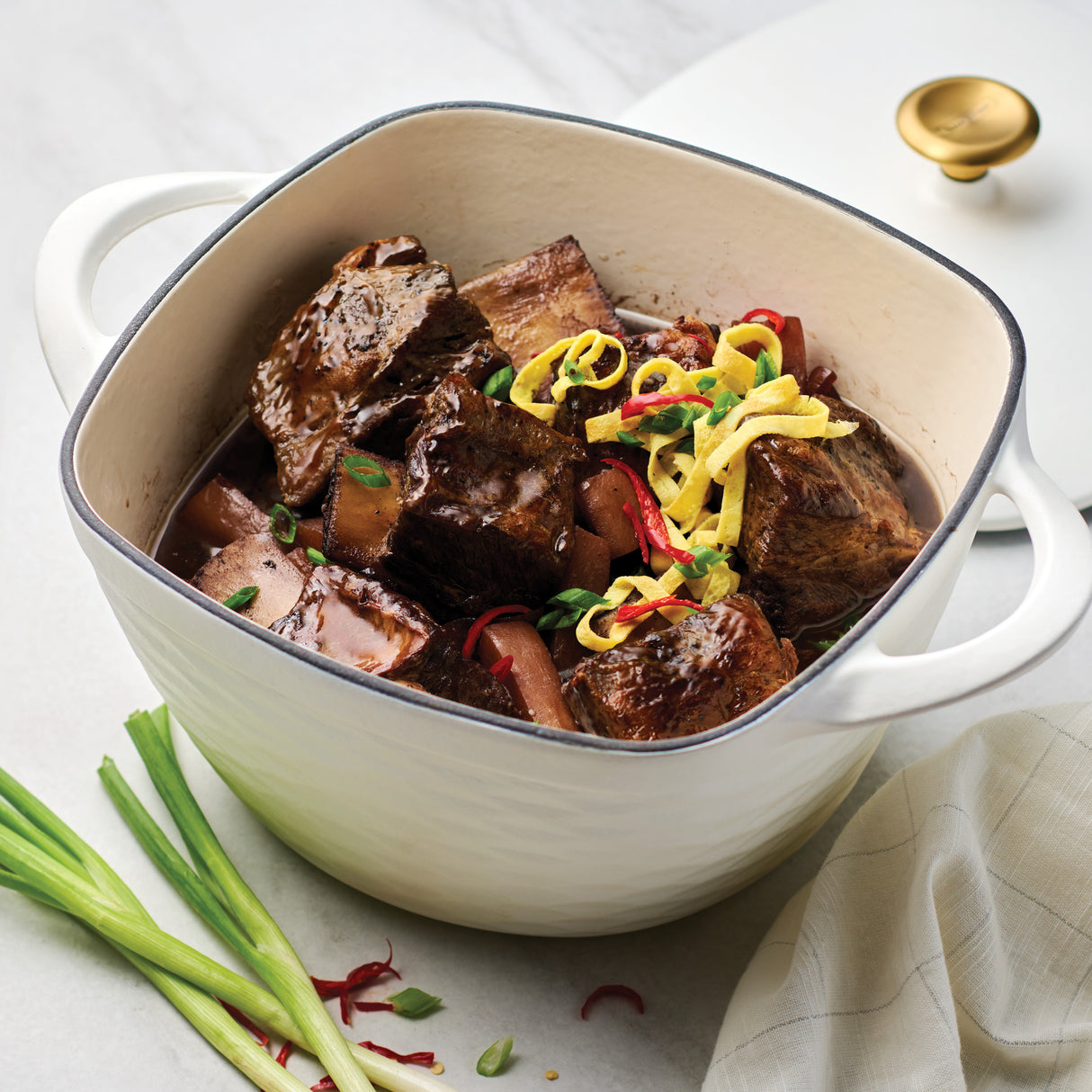 Prisma 7 Quart Enameled Cast Iron Covered Square Dutch Oven