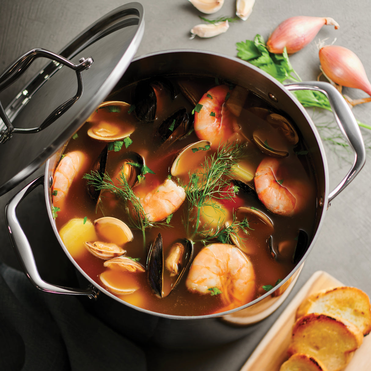 Signature 8 Quart Tri-Ply Clad Stainless Steel Covered Stock Pot