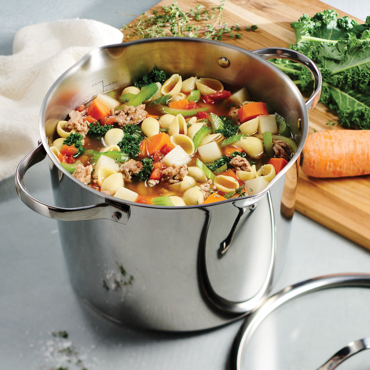 Tempo 8 Quart Tri-Ply Base Stainless Steel Covered Stock Pot