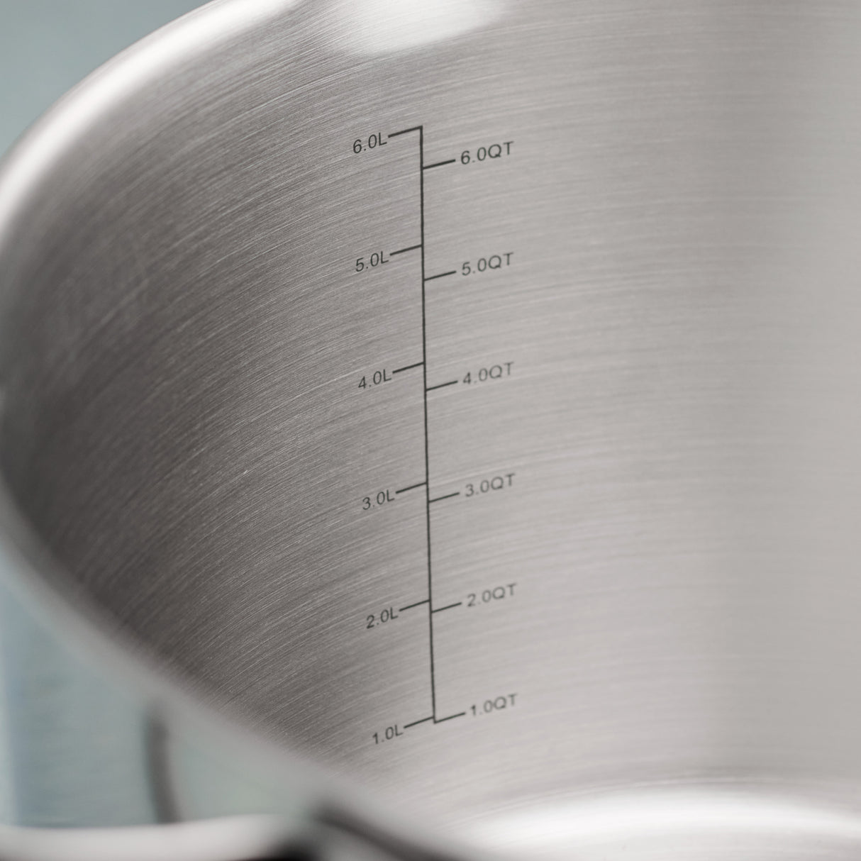 Tempo 8 Quart Tri-Ply Base Stainless Steel Covered Stock Pot