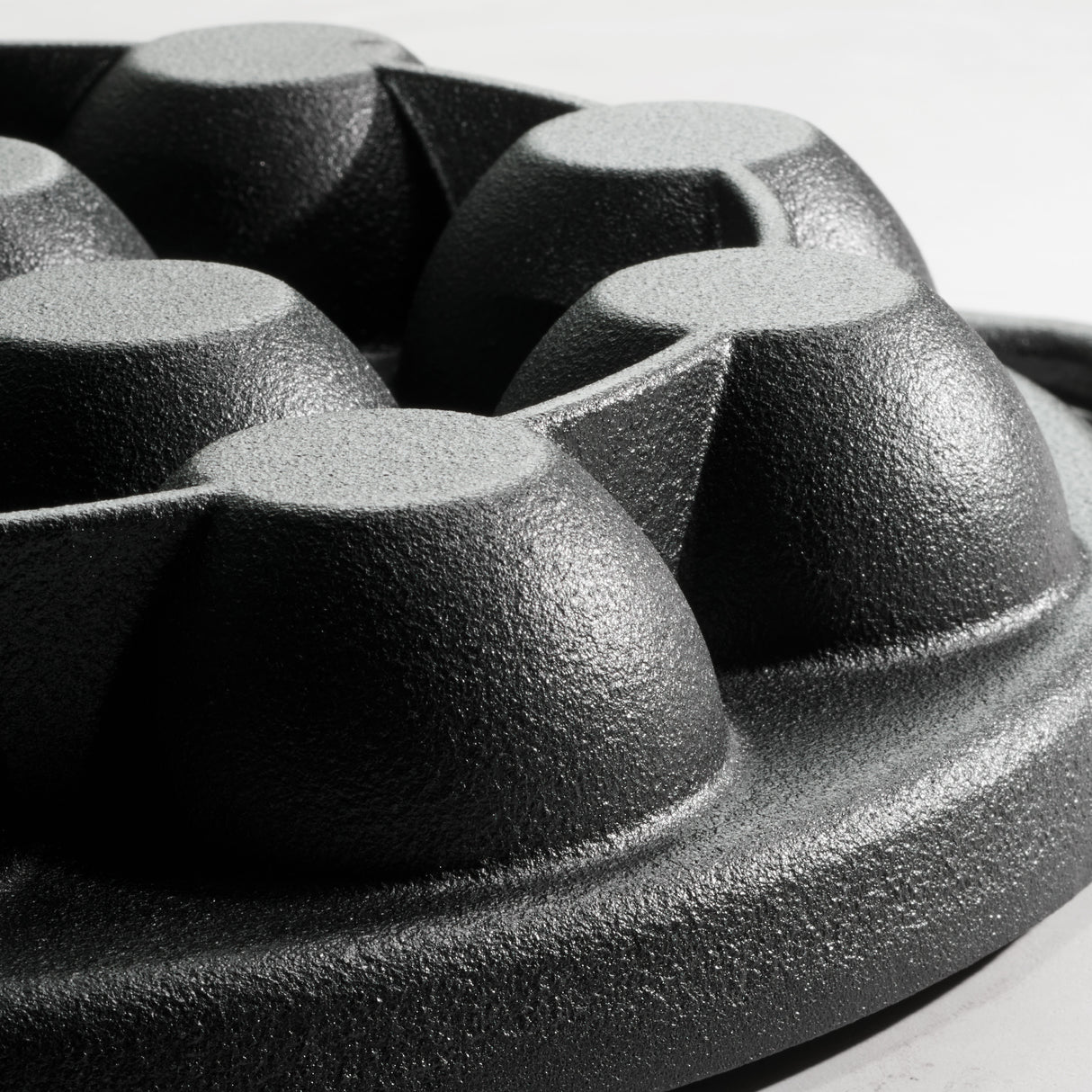 Utsava Pre-Seasoned Cast Iron Paniyarrakal with Lid