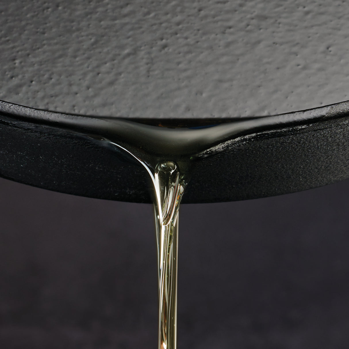 Pre-seasoned Cast Iron 2 Pk Skillets with Silicone Grips