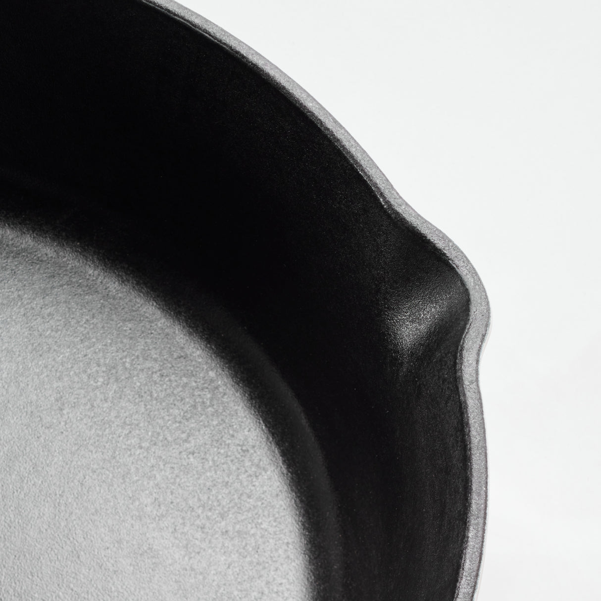 Bestow 10 Inch Enameled Cast-Iron  Covered Skillet
