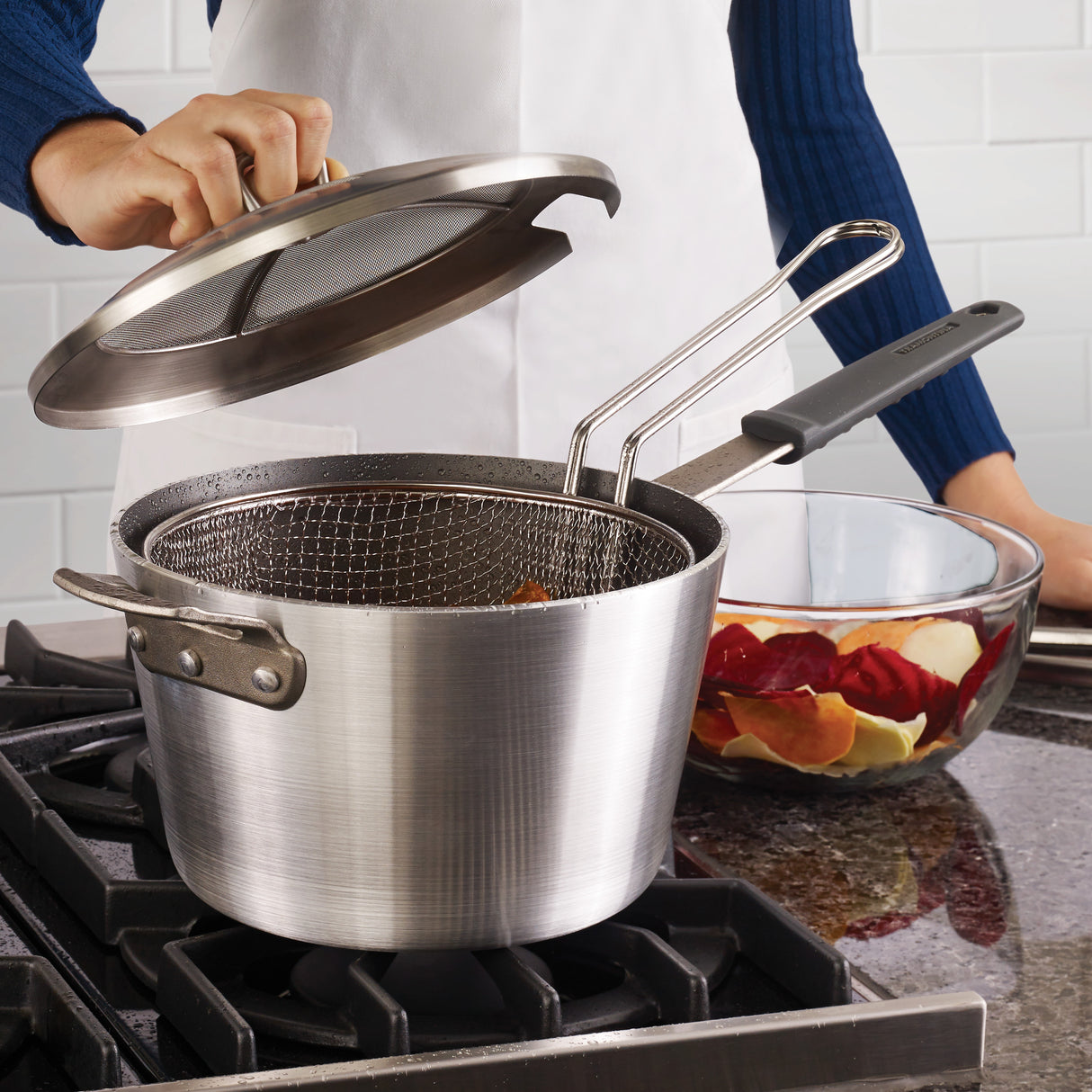 Friteuse professionnelle antiadhésive en aluminium de 5,5 litres avec couvercle Fusion - Satin